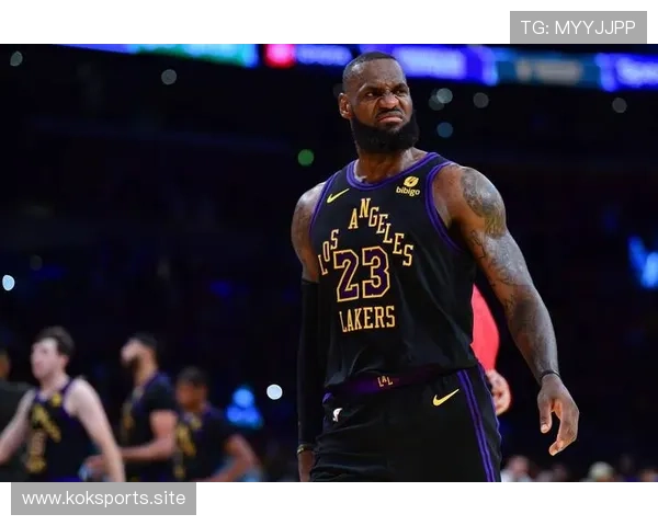 湖人惊天大胜赢39分三巨头狂飙统治赛场引全场沸腾整夜欢呼震撼